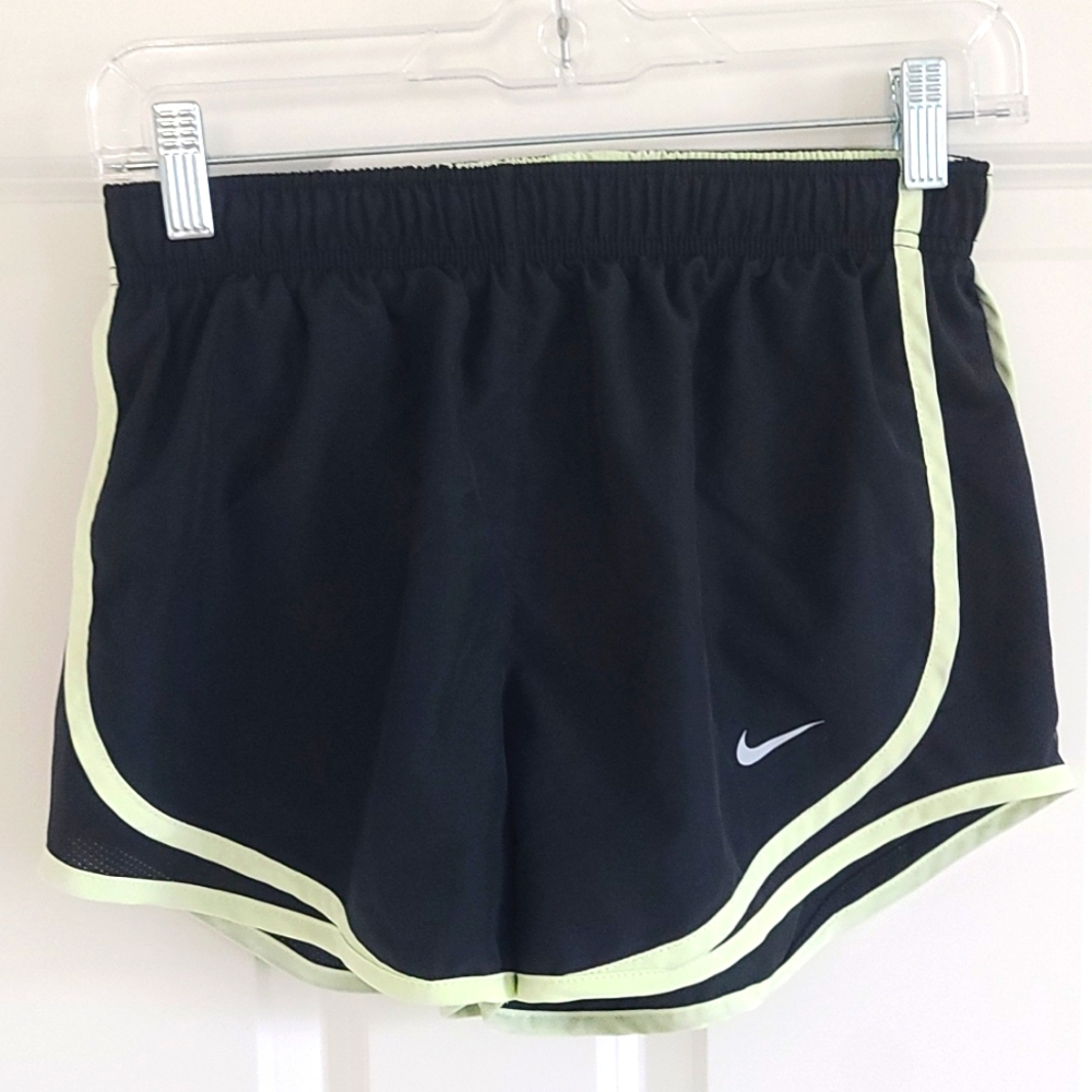7/20 NIKE TEMPO DRI FIT RUNNING SHORTS
